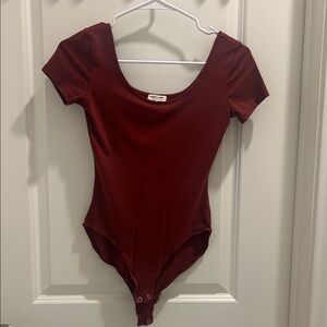 Heart & Hips Scoop Neck Short Sleeve Bodysuit - Wine Red